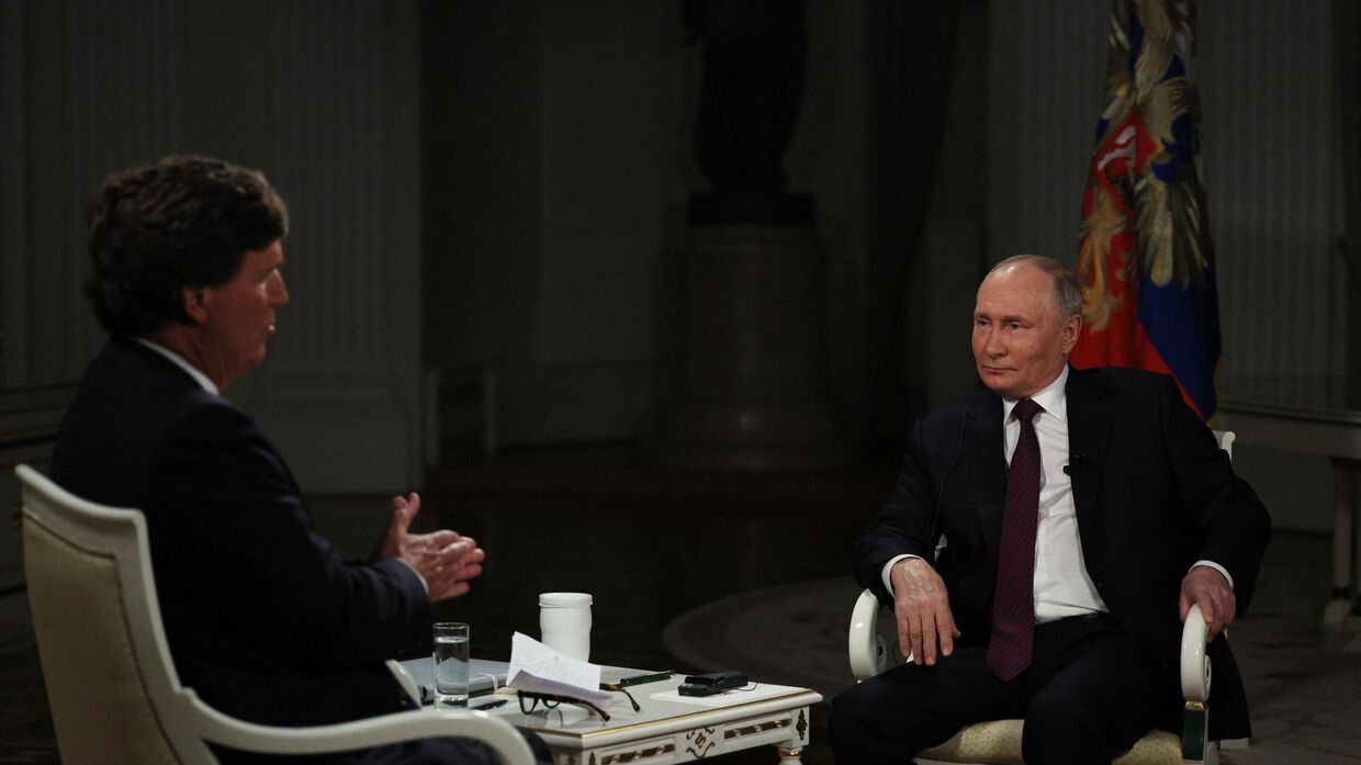 Президент РФ Владимир Путин дал интервью американскому журналисту Такеру Карлсону