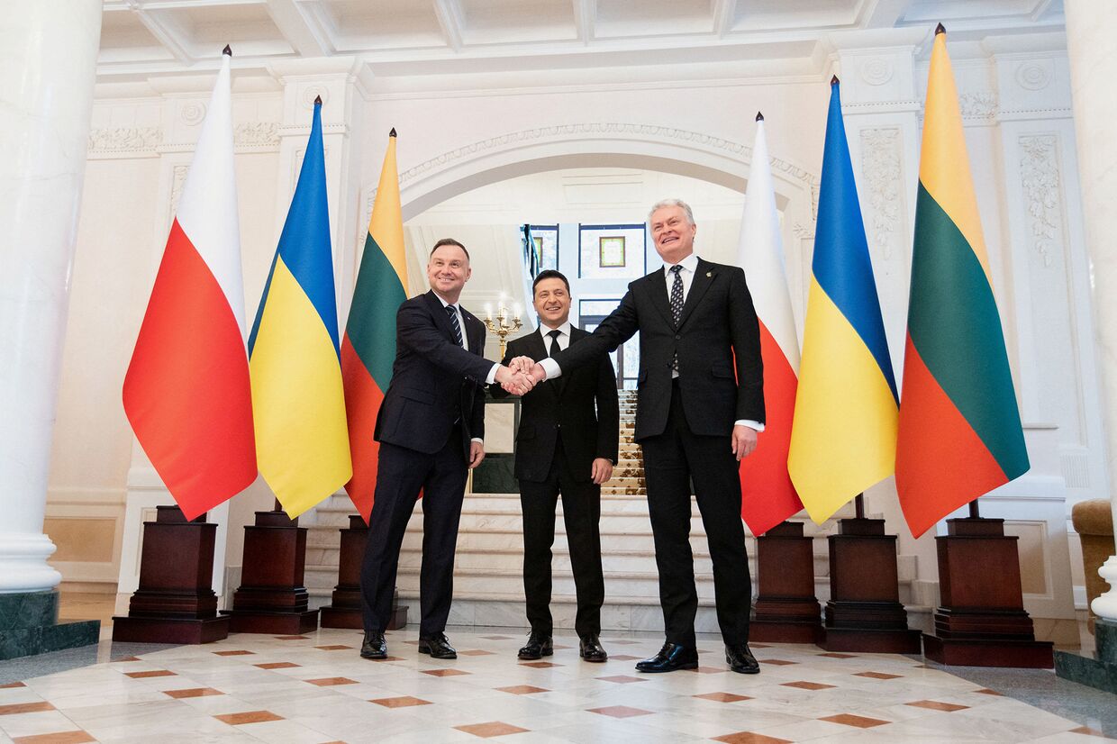 Президент Украины Владимир Зеленский, президент Польши Анджей Дуда и президент Литвы Гитанас Науседа
